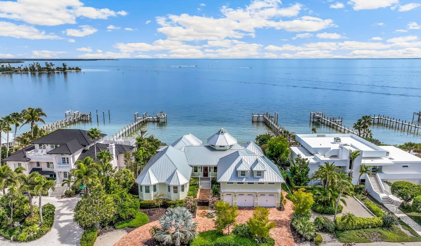 House with pool and garden Boca Grande