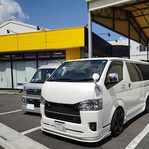 ハイエースバン TRH200V