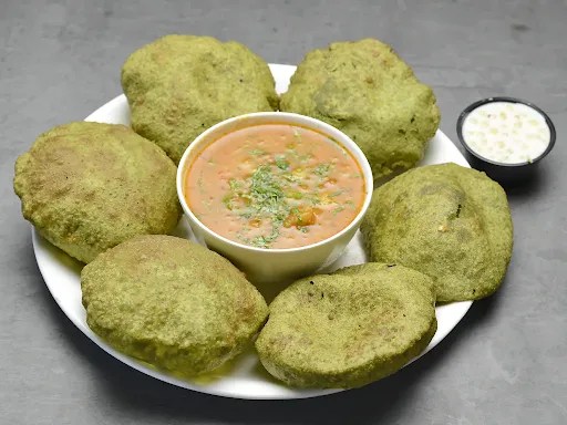 MP Masala Puri [6 Pieces] With Sabzi And Boondi Raita