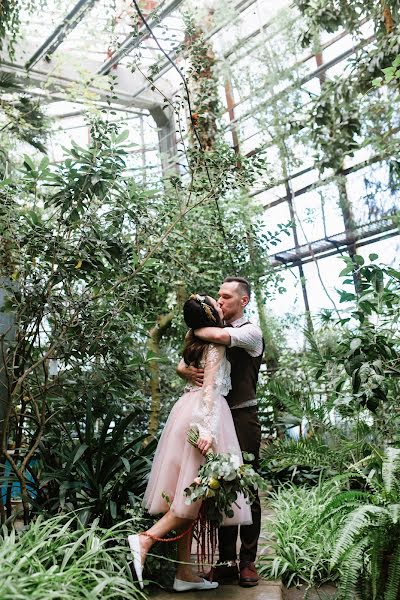 Fotógrafo de casamento Valentina Ryzhikova (vasilisared22). Foto de 30 de agosto 2018