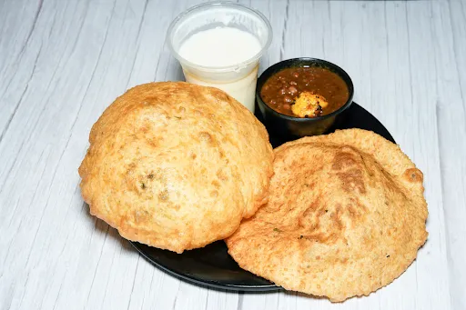 Classic Chole Bhature With Khajoor Lassi