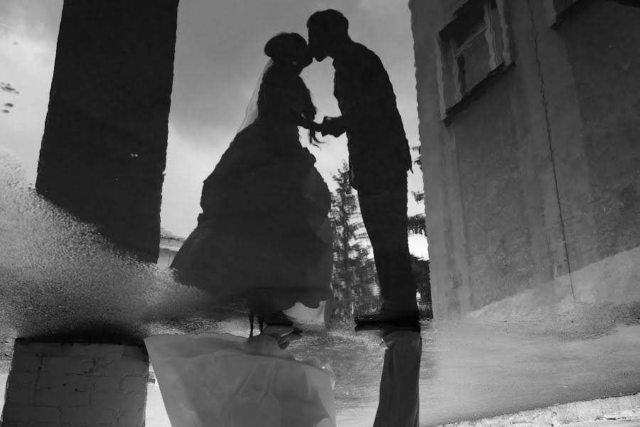 Wedding photographer Konstantin Antonov (fotoburg). Photo of 24 August 2016