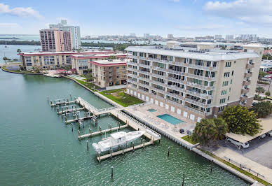 Apartment with pool 3