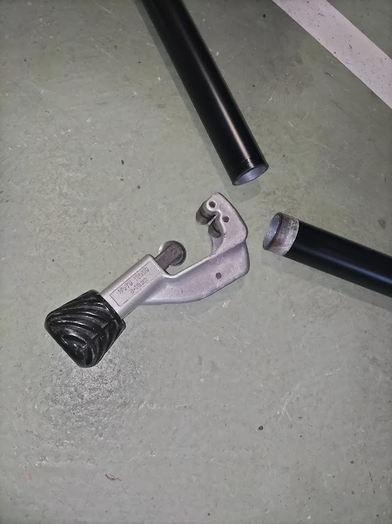NV100クリッパーの車中泊仕様・新年初カスタム・DIY・イレクターパイプは便利だなに関するカスタム事例の投稿画像5枚目