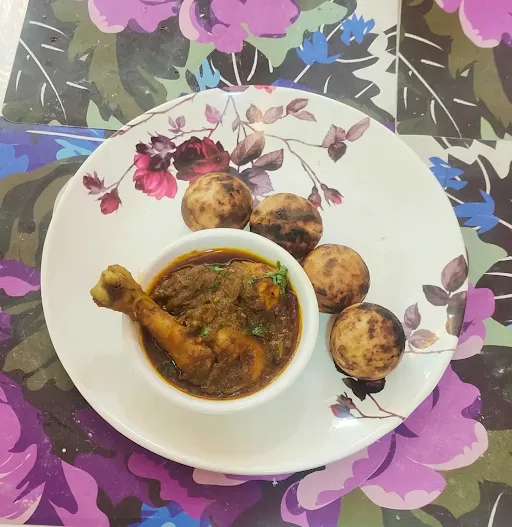 Sattu Litti [4 Pieces] With Chicken Curry