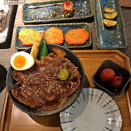 大河屋 燒肉丼 串燒