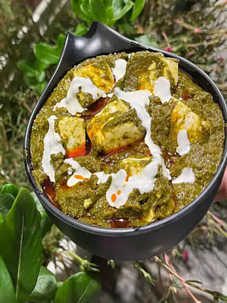 Premium Palak Paneer (100% Desi Ghee Preparation)