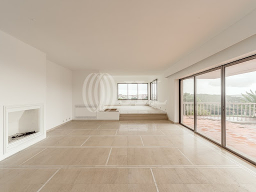 Maison avec piscine et terrasse 4