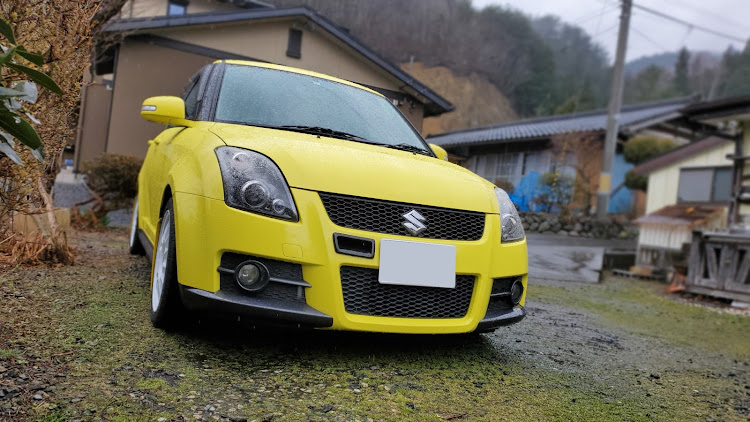 スイフトスポーツのモンスタースポーツ・zc31s・フロントバンパーエアインテーク・3連休に関するカスタム事例の投稿画像1枚目