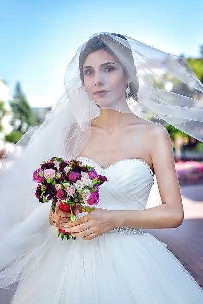 Fotógrafo de casamento Vladimir Kartavenko (kartavenko). Foto de 26 de janeiro 2016