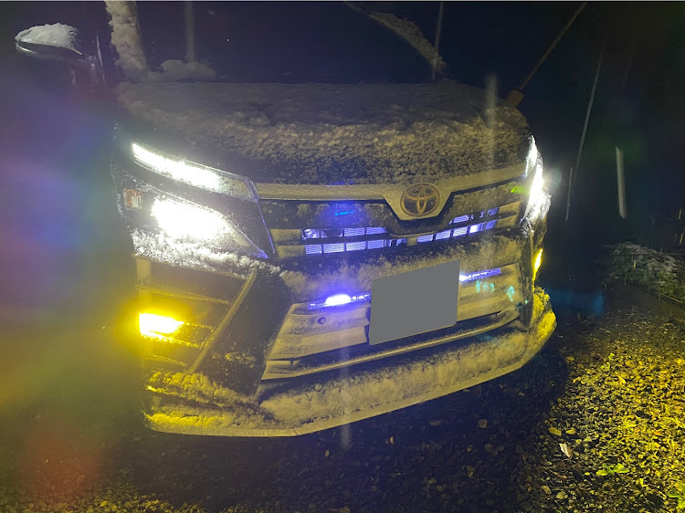 ヴォクシーの鹿児島の除雪車・皆さん気をつけてください・今日はクリスマスにもってこいや・ワイパーってこんなに重くなるんや・ピックアップチャレンジに関するカスタム事例の投稿画像3枚目