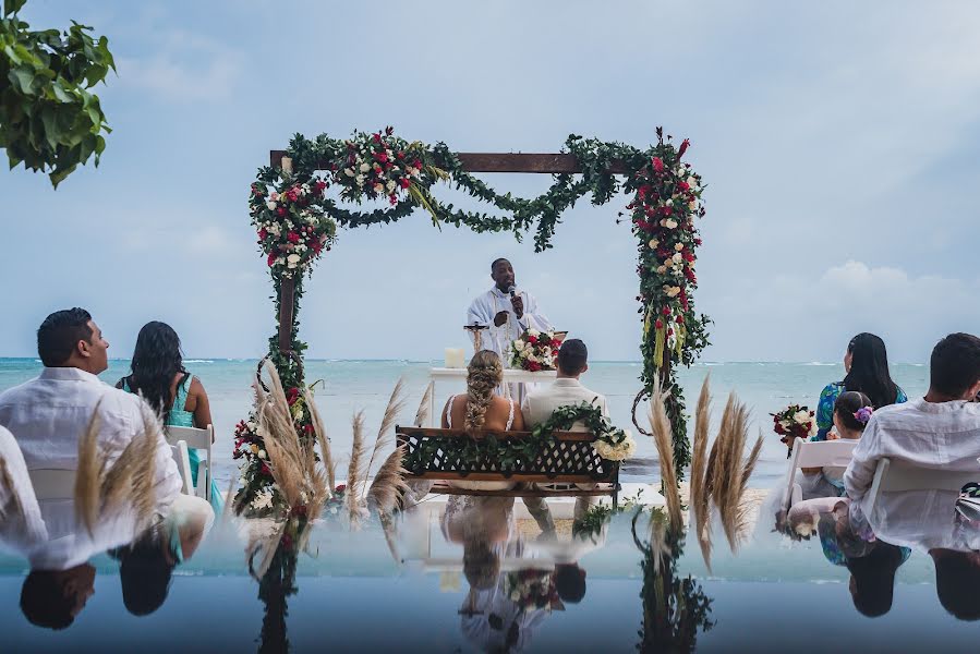 Fotografo di matrimoni Eddy Martínez (eddymartinezfoto). Foto del 12 gennaio 2022