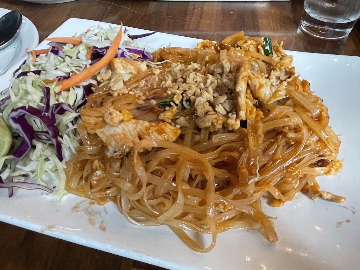 GF Chicken Pad Thai