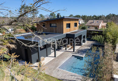 House with pool and terrace 2