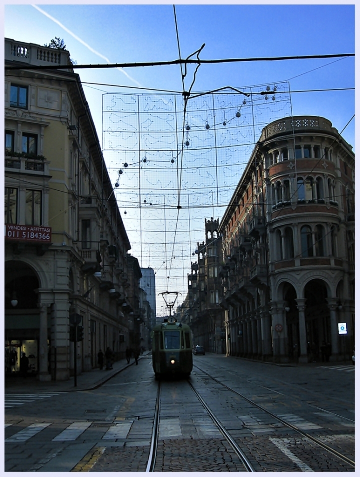 Strada di citta' di lonni