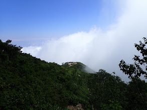 雲の上に出て