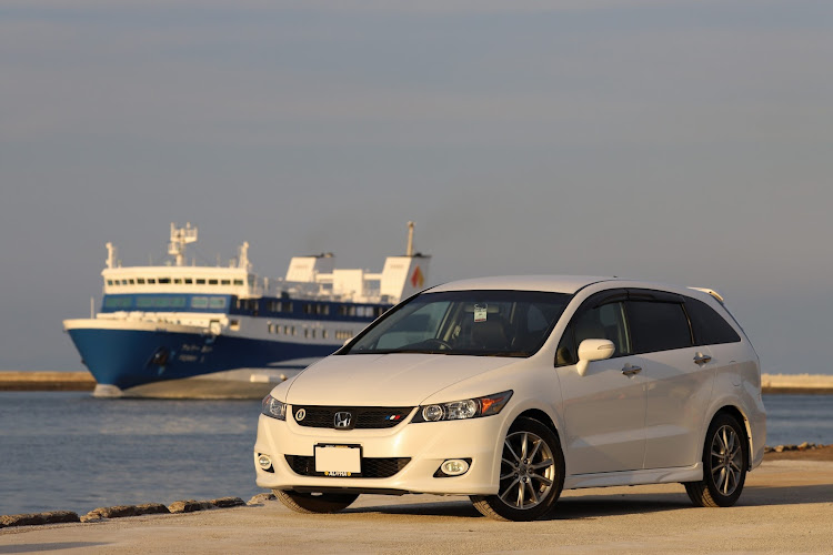 ストリームのプロフィール画像・ストリーム乗りの人と友達なりたい・岸壁・海と愛車に関するカスタム事例の投稿画像1枚目