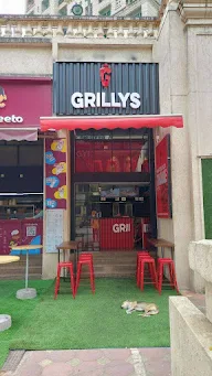 Grillys photo 2