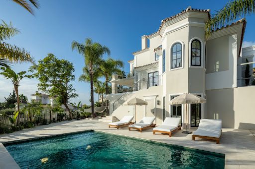 Villa with pool and terrace 2