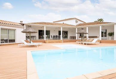 House with pool and terrace 3