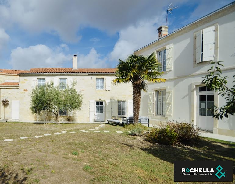 Vente maison 6 pièces 265 m² à La Rochelle (17000), 615 000 €