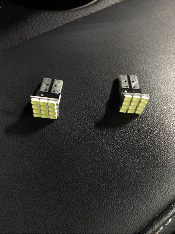 ISの12発T10LED・ルームランプLED化・消費電力軽減運動😅に関するカスタム事例の投稿画像1枚目