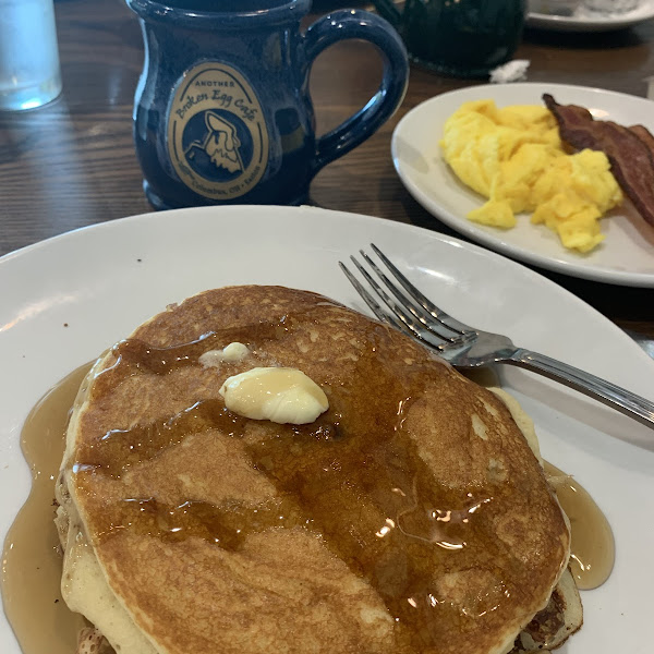 First time there!  Loved the atmosphere!  Had the gluten free pancakes, eggs, & bacon. Everything was perfect!  The server was extremely nice and reassuring about the gluten free (friendly) options.  Pancakes are made on the same grill, but they have a designated side for gluten free, on one side, as well as cooking utensils.  
I have celiac, and I had no reactions!  Will definitely go back!