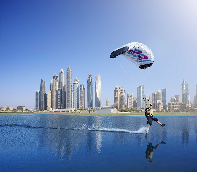 Try kite sailing, parasailing or other thrill sports during your stopover in Dubai.