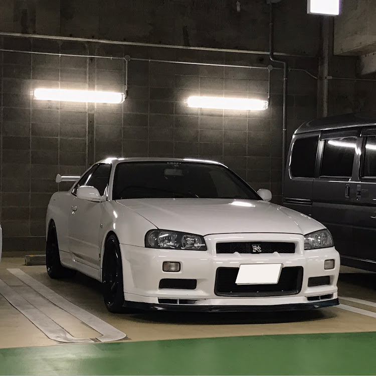 スカイライン GT-Rの駐車場に関するカスタム事例の投稿画像1枚目