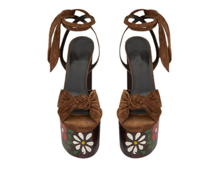 Sandales d'été à plateforme peep toe, talon épais, nœud et lacets. Escarpins super hauts pour un look estival tendance et un confort optimal.