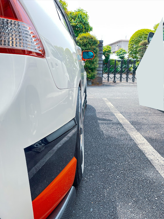 シビックタイプRの低そうで低くない少し低い車・GWの思い出・ホイールスペーサー・サイドスプリッターフィンに関するカスタム事例の投稿画像1枚目