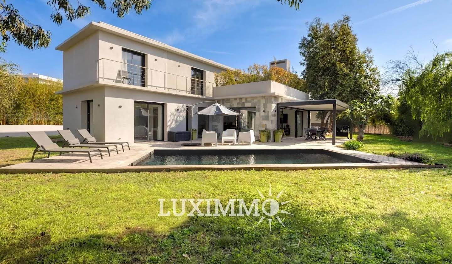 Villa with pool Mougins