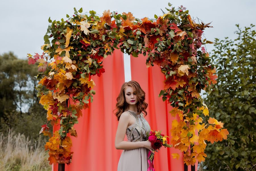 Fotógrafo de casamento Yuliya Egorova (egorovaylia). Foto de 2 de outubro 2017