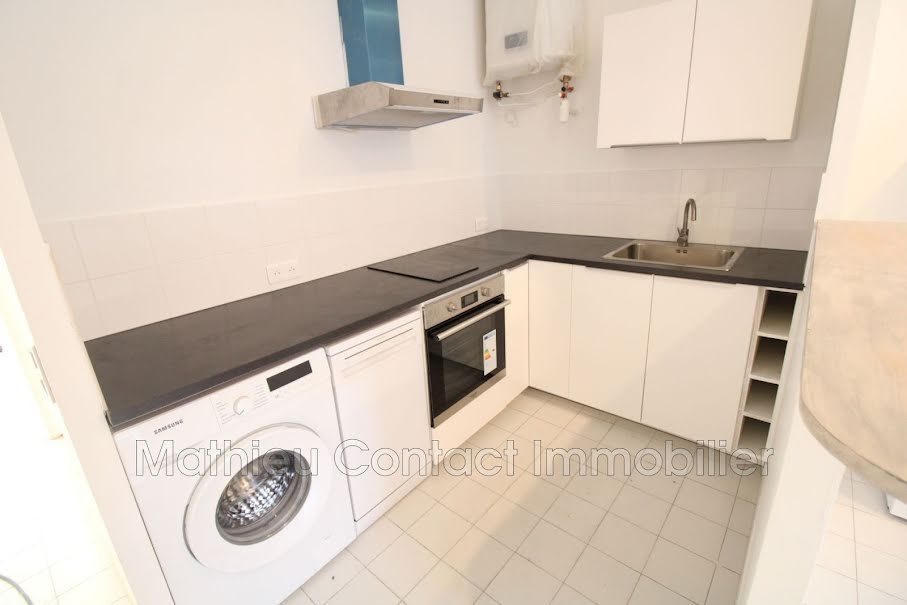 Location meublée appartement 2 pièces 37.66 m² à Nimes (30000), 540 €