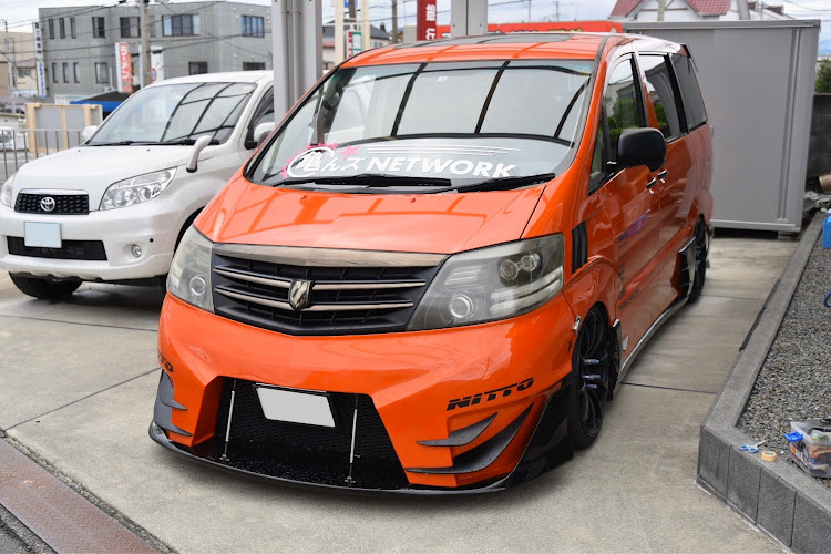 アルファードの車高調・通勤快速・ボンネットダンパー・MNH15・ワンオフに関するカスタム事例の投稿画像5枚目
