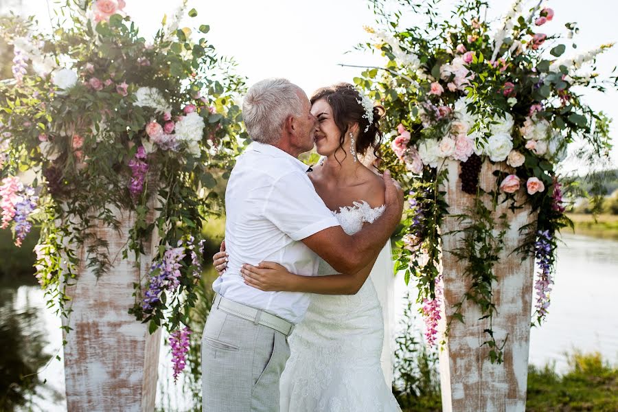 Wedding photographer Yuliya Taranova (kyrnosik08). Photo of 29 January 2017