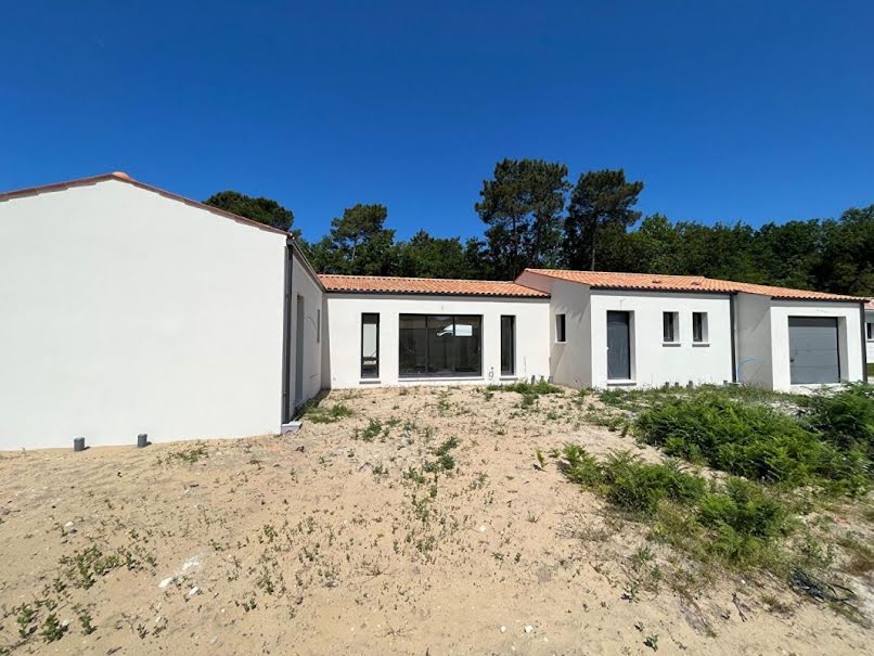 Vente villa 5 pièces 136 m² à Les Mathes (17570), 571 200 €