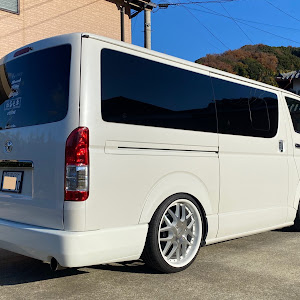 ハイエースバン TRH200V