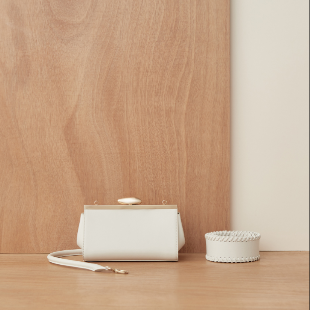 Nouveau Sac Bandoulière HFresh pour Femmes. Design Moderne et Élégant. Idéal pour un Usage Quotidien. Transportez Vos Essentiels avec Style et Confort.