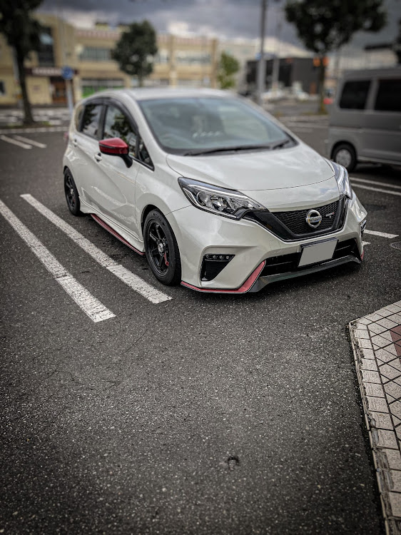 ノートのドライブ・駐車場盛り～♪・雪降る前にコラボりたいに関するカスタム事例の投稿画像1枚目