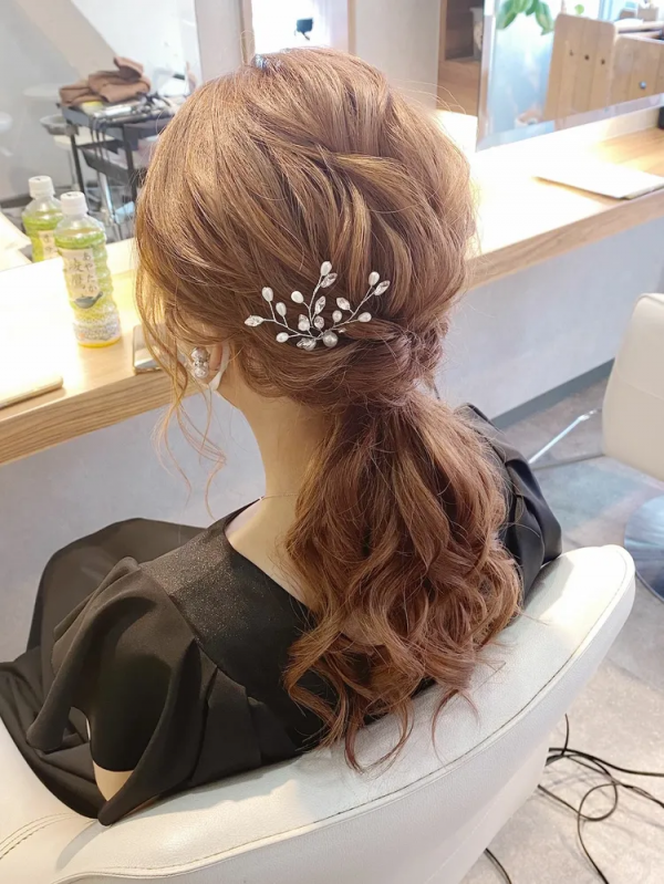 結婚式のお呼ばれヘアはこれでバッチリ 21 ロングさん向けの髪型特集 Trill トリル