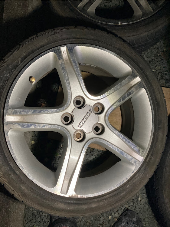 @つ〜さんが投稿したTOYOTAレクサスGS・TOYOTAレクサスゲス・ルフトバーン・トランクスポイラー装着・ホイール交換に関するカスタム事例の投稿画像8枚目