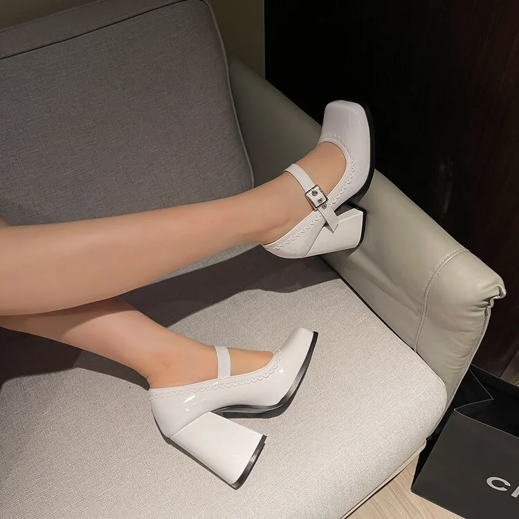 Title 3, Womens Square Toe Contrast Lace Slip-On Shoes....