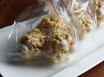 Peanut Butter Popcorn Balls was pinched from <a href="http://tastykitchen.com/recipes/desserts/peanut-butter-popcorn-balls/" target="_blank">tastykitchen.com.</a>