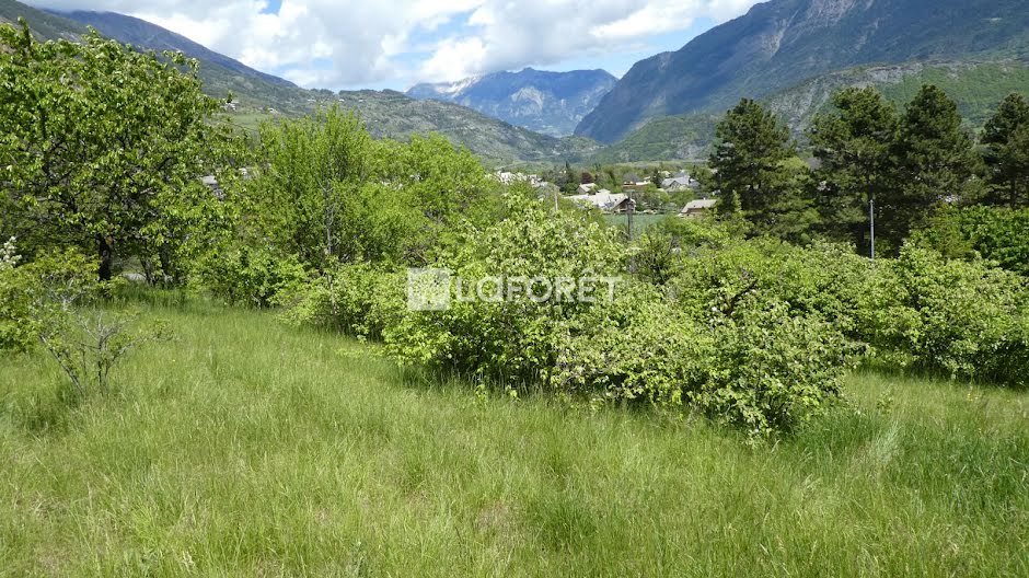 Vente terrain  1300 m² à Chateauroux-les-alpes (05380), 220 000 €