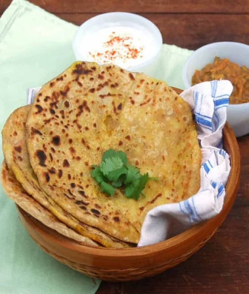 Aloo Pyaz Paratha (1Pc + Curd + Picke)