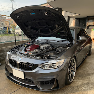 M4 クーペ F82