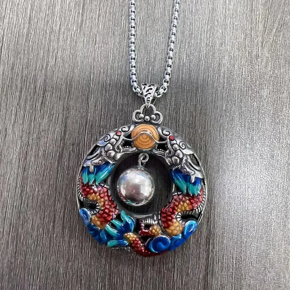 Collar con doble dragón estilo étnico vintage con perla, accesorio elegante y único para realzar tu estilo y añadir un toque cultural.
