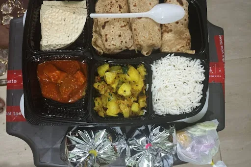 Veg Thali [Serves 1]