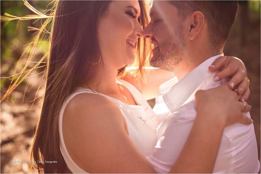 Fotógrafo de casamento Êmeli Ruschel (emeliruschel). Foto de 1 de junho 2023